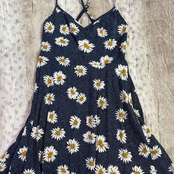 UO Daisy Sundress - Picture 2 of 5